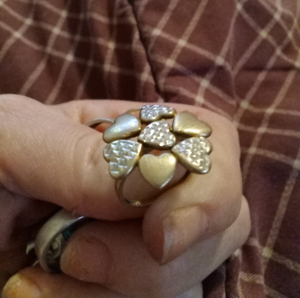 Beautiful heart solid 10k gold ring